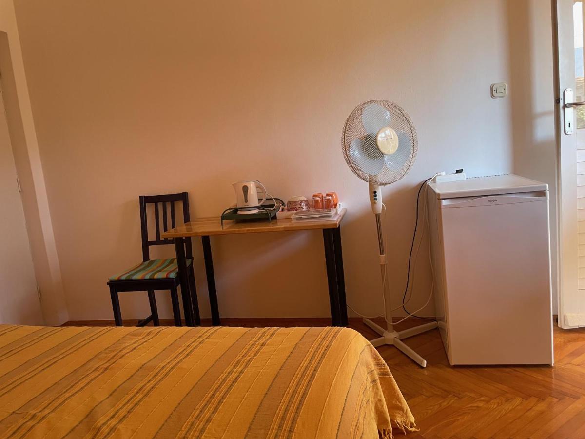Hvar Guesthouse - Double Bedroom With Private Bathroom Jelsa  Exterior foto